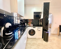Resale - Apartment / Flat - Torrevieja - La Siesta