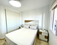 Resale - Apartment / Flat - Torrevieja - La Siesta
