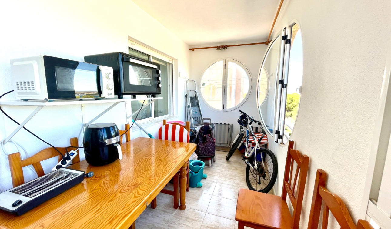 Resale - Apartment / Flat - Torrevieja - La Siesta
