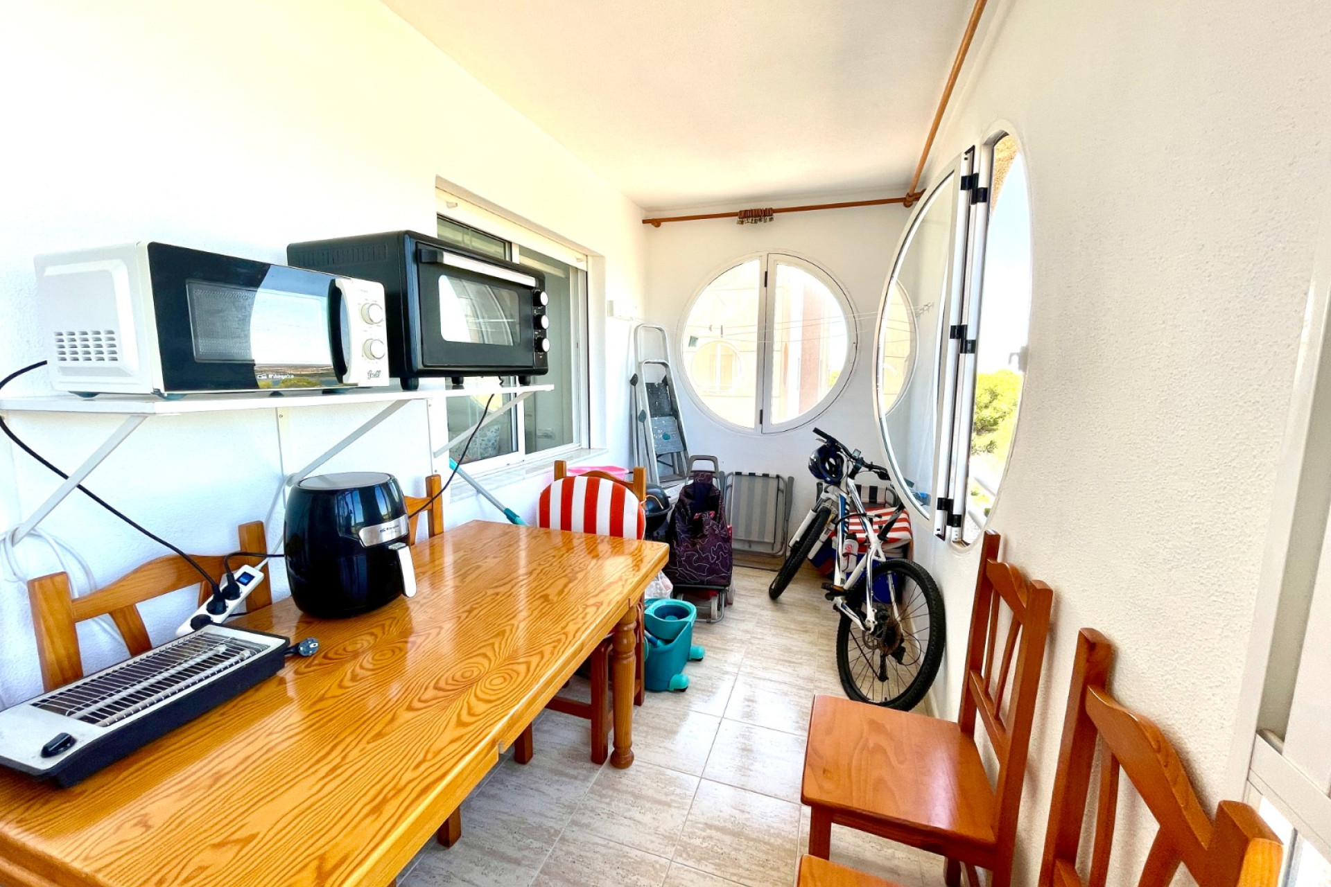 Resale - Apartment / Flat - Torrevieja - La Siesta