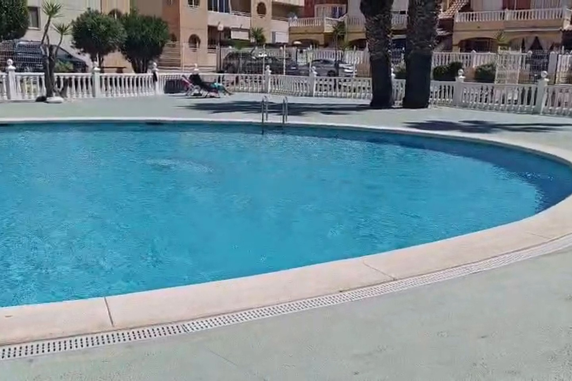 Resale - Apartment / Flat - Torrevieja - La Siesta