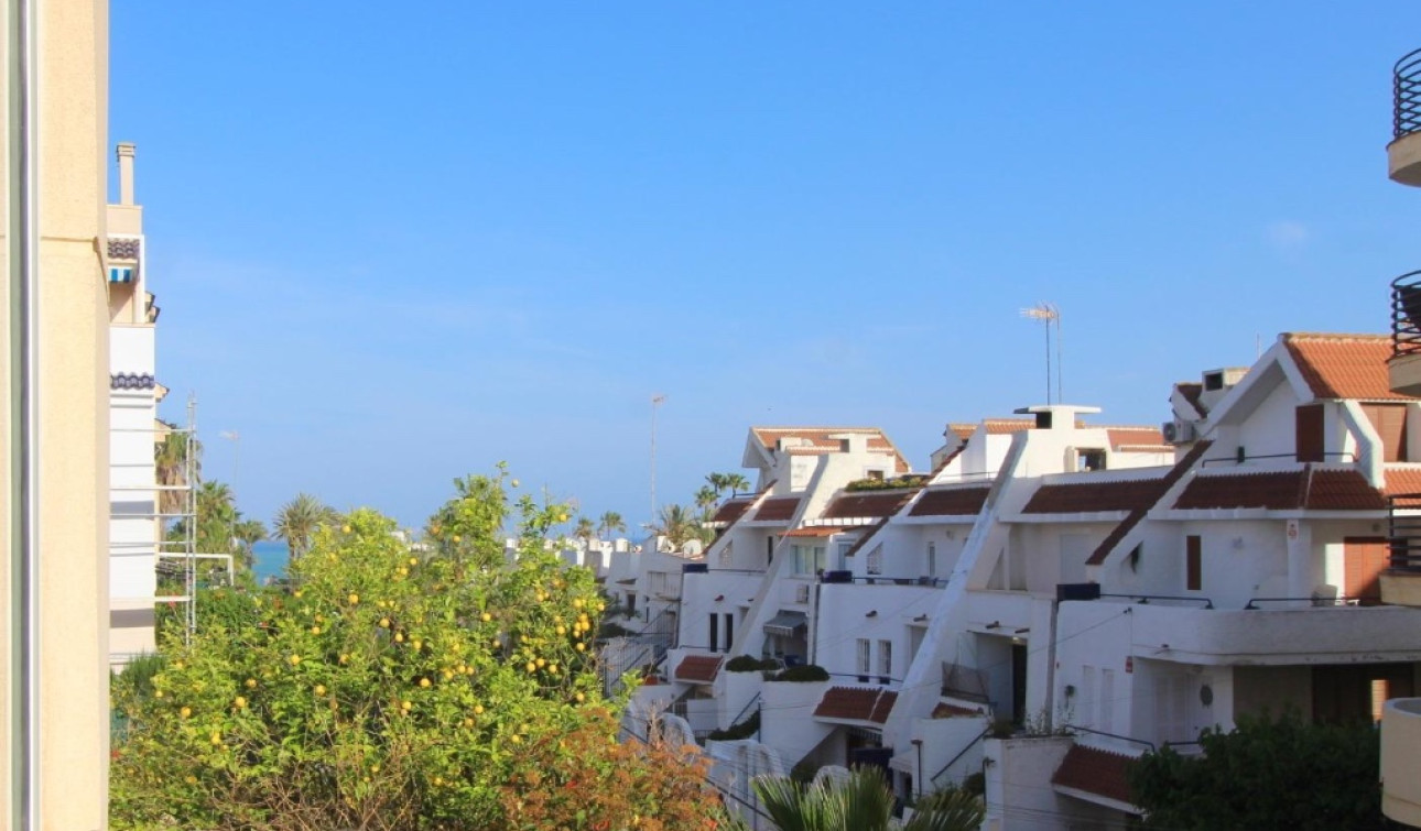 Resale - Apartment / Flat - Torrevieja - La Veleta