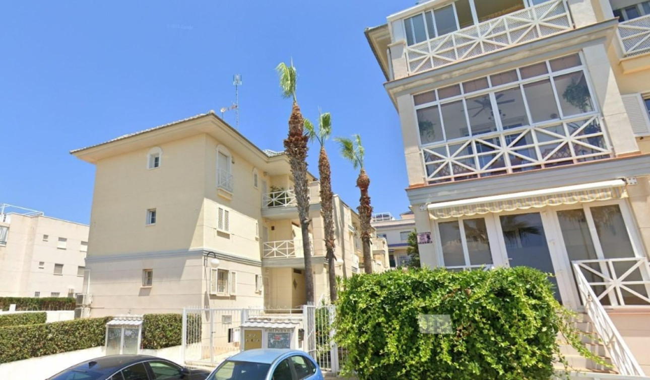 Resale - Apartment / Flat - Torrevieja - La Veleta