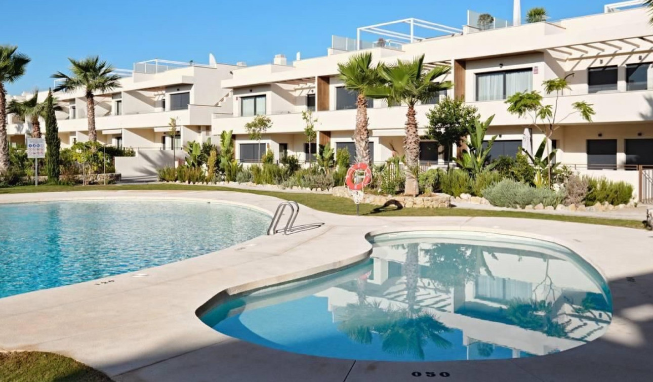 Resale - Apartment / Flat - Torrevieja - La Veleta