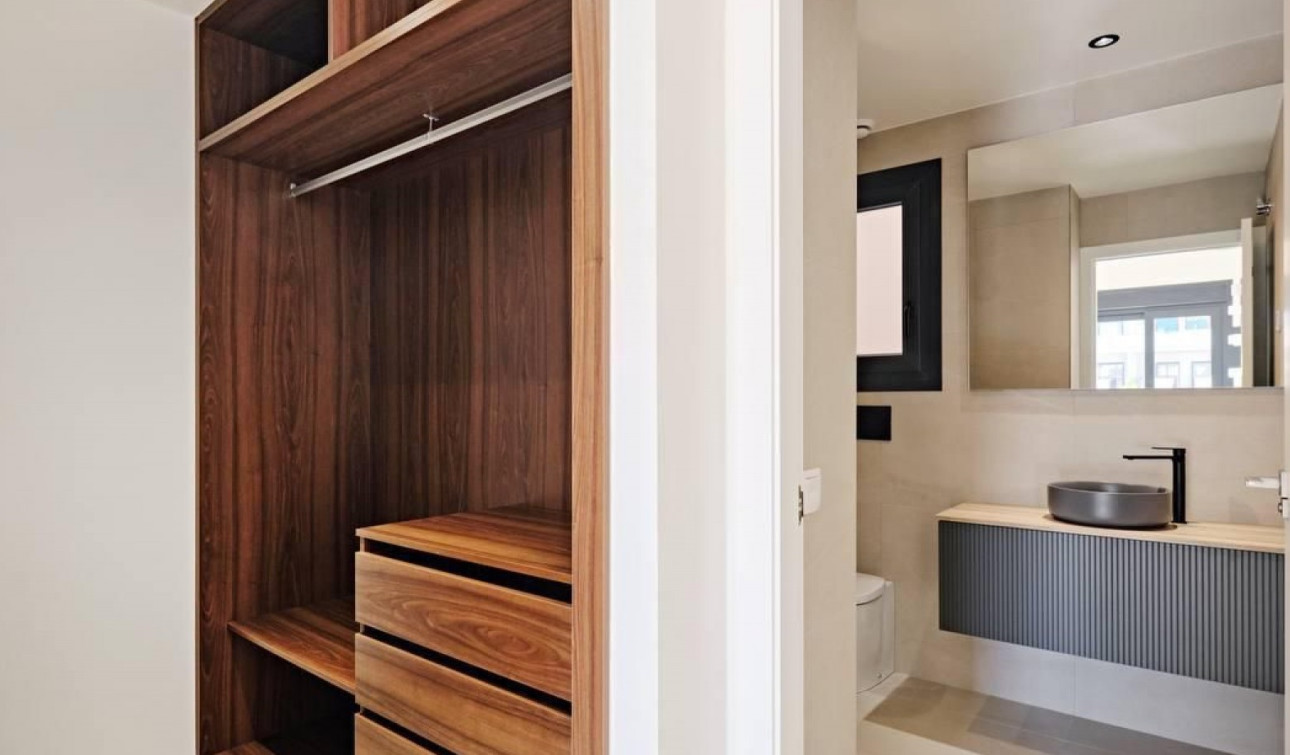 Resale - Apartment / Flat - Torrevieja - La Veleta