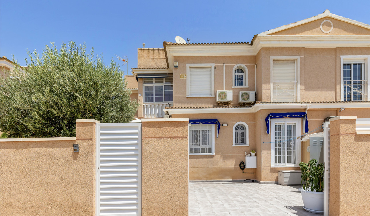 Resale - Apartment / Flat - Torrevieja - La Zenia