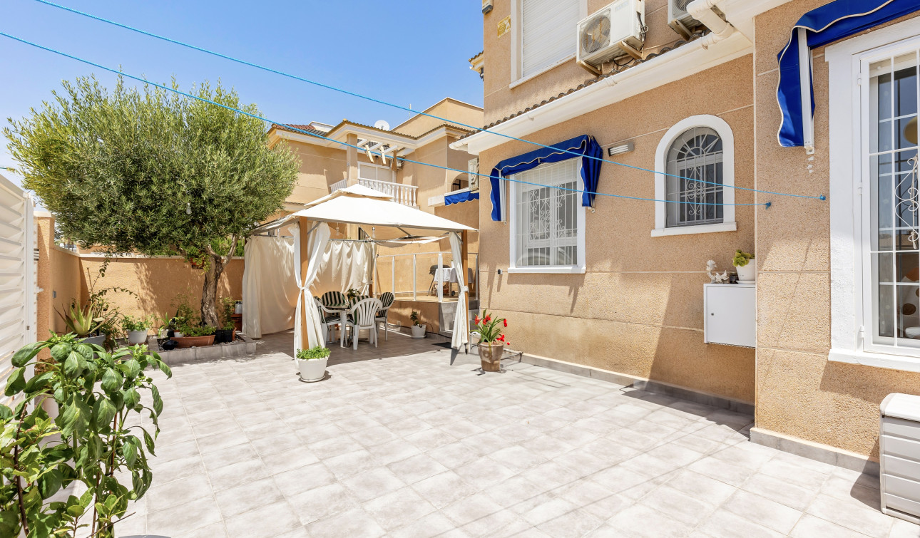 Resale - Apartment / Flat - Torrevieja - La Zenia