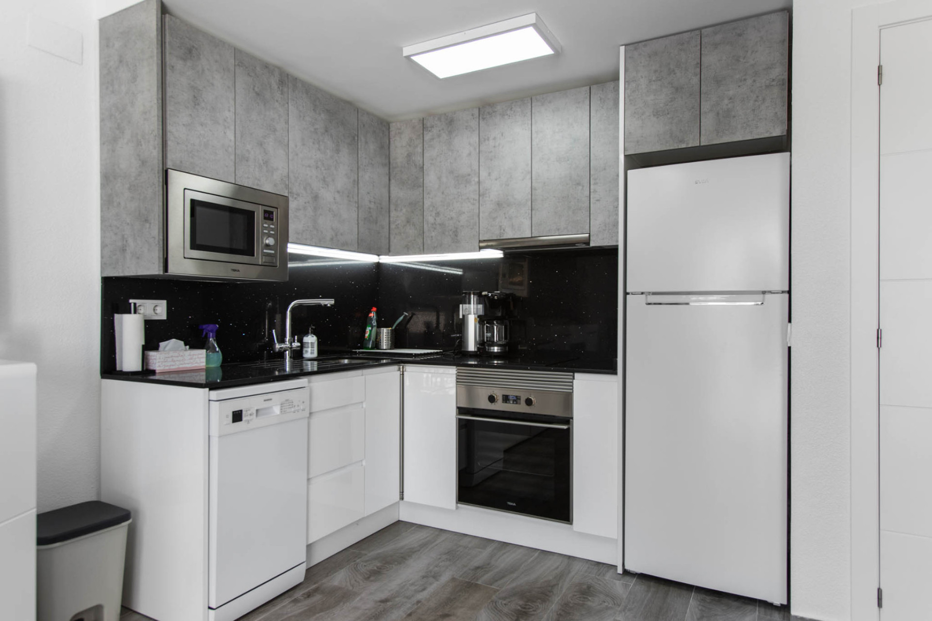 Resale - Apartment / Flat - Torrevieja - Lago Jardin