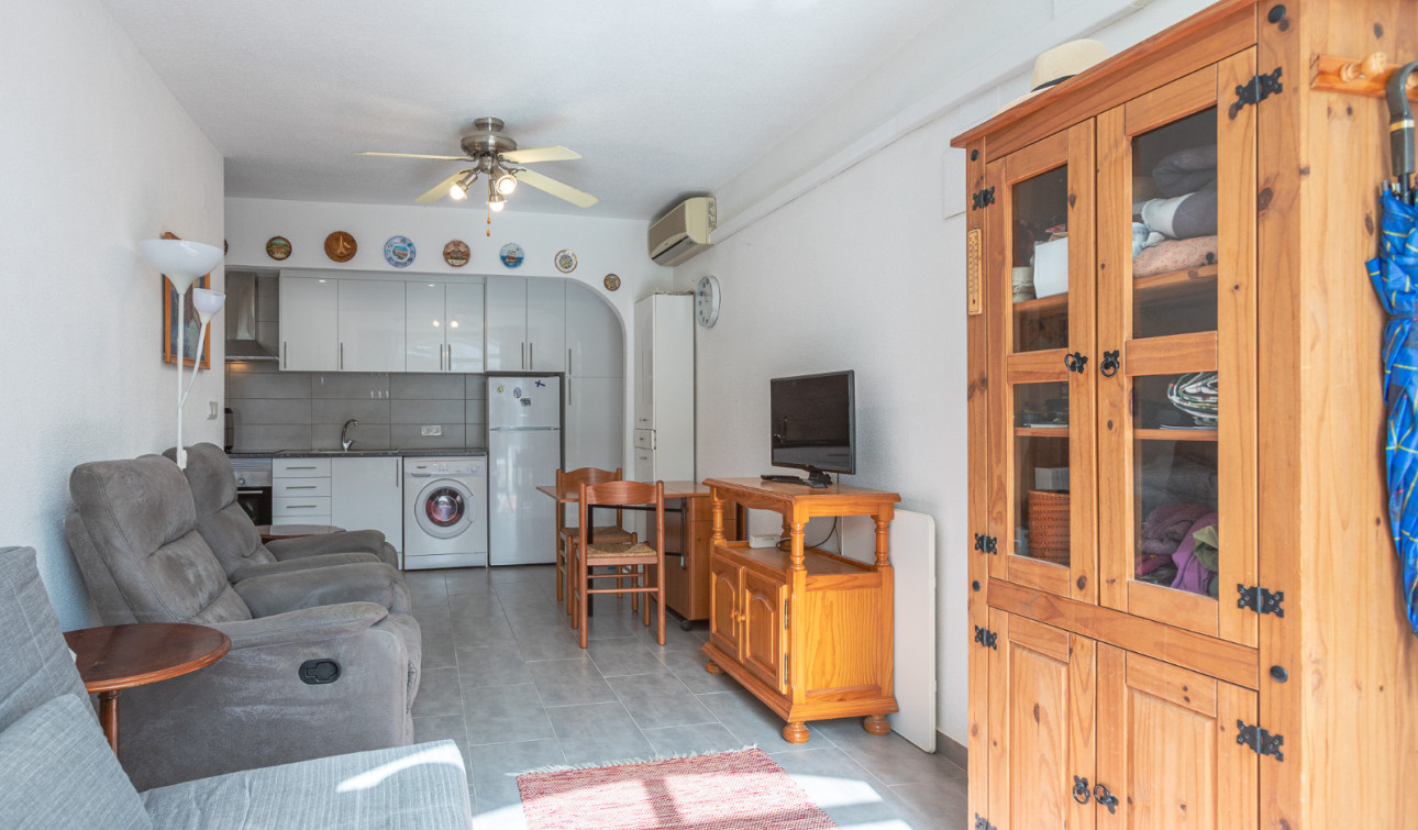 Resale - Apartment / Flat - Torrevieja - Lago Jardin