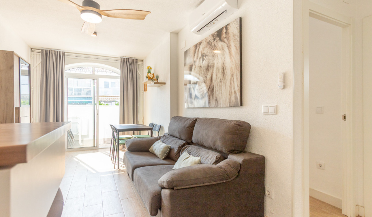 Resale - Apartment / Flat - Torrevieja - Lago Jardin