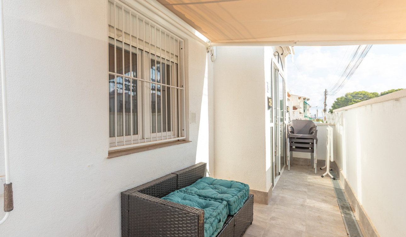 Resale - Apartment / Flat - Torrevieja - Lago Jardin