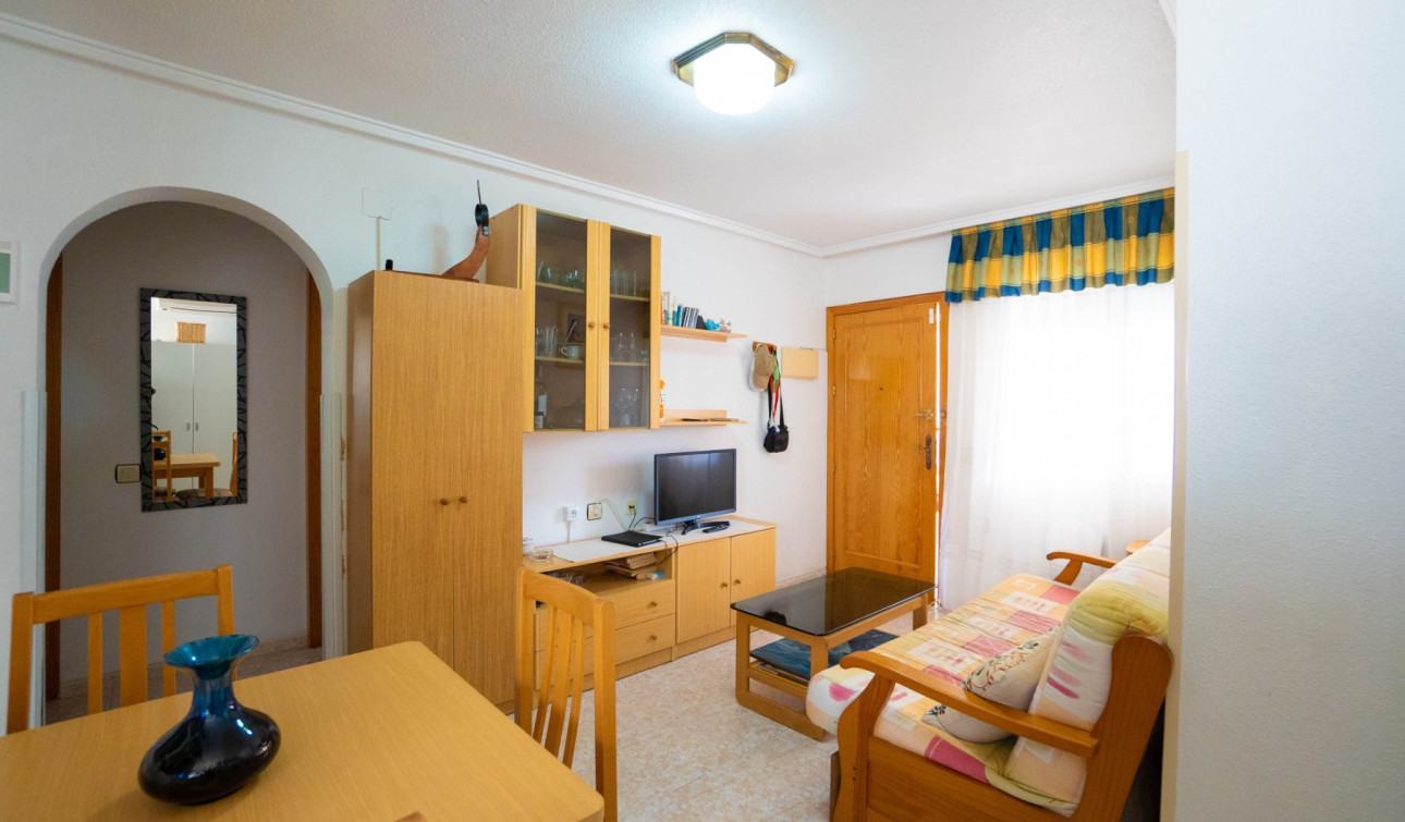 Resale - Apartment / Flat - Torrevieja - Los Balcones