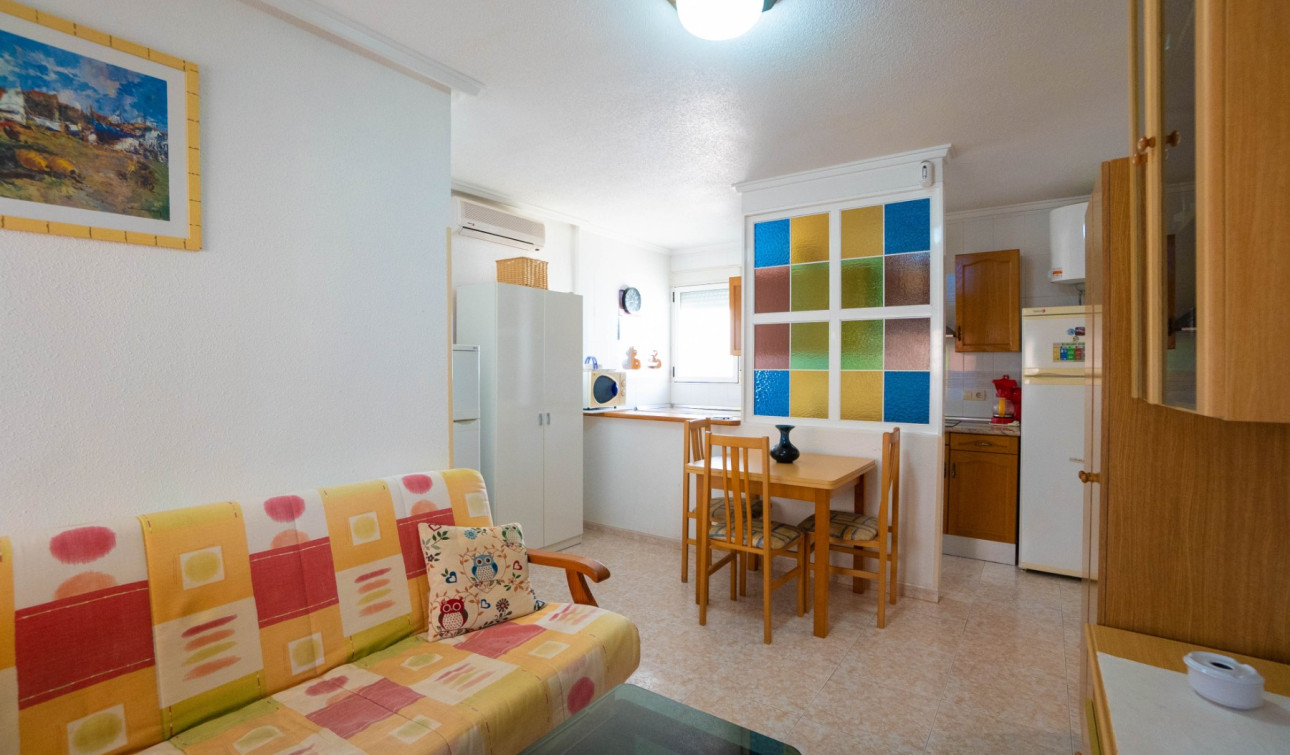 Resale - Apartment / Flat - Torrevieja - Los Balcones
