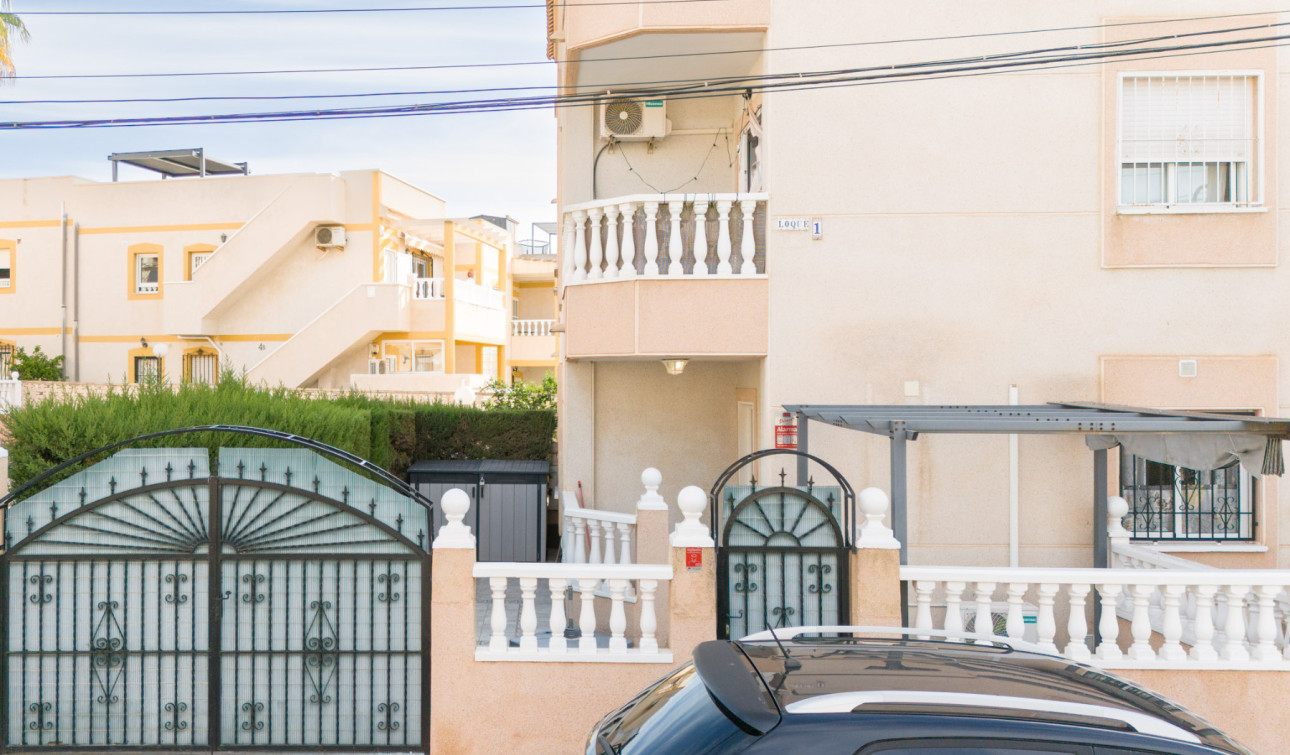 Resale - Apartment / Flat - Torrevieja - Los Frutales