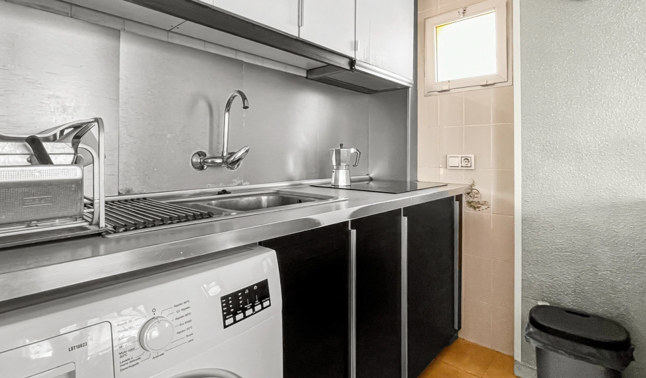 Resale - Apartment / Flat - Torrevieja - Mar Azul