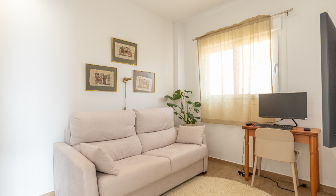 Resale - Apartment / Flat - Torrevieja - Nueva Torrevieja