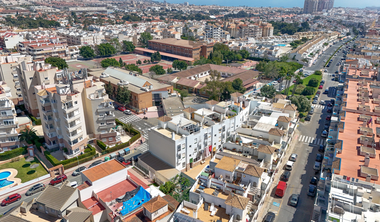 Resale - Apartment / Flat - Torrevieja - Nueva Torrevieja