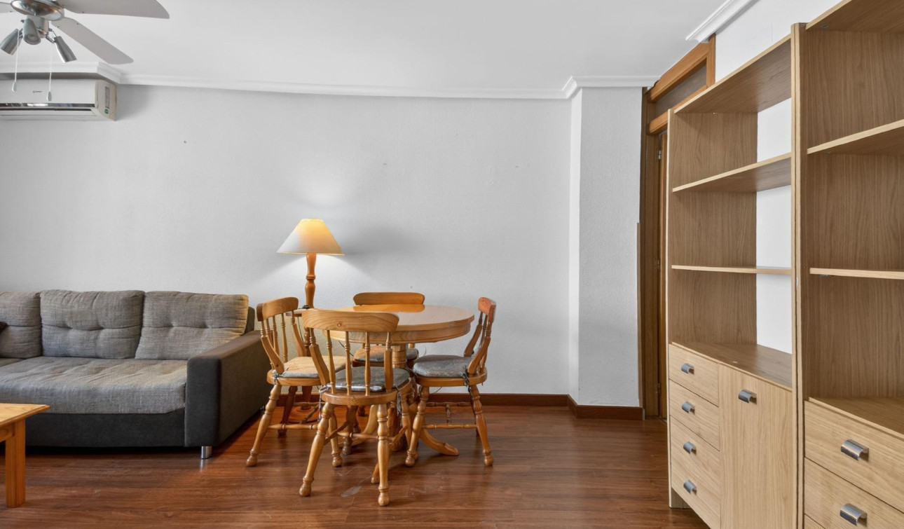 Resale - Apartment / Flat - Torrevieja - Parque de las Naciones