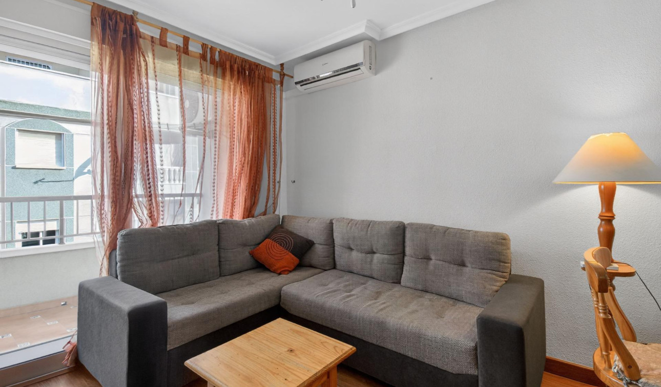 Resale - Apartment / Flat - Torrevieja - Parque de las Naciones