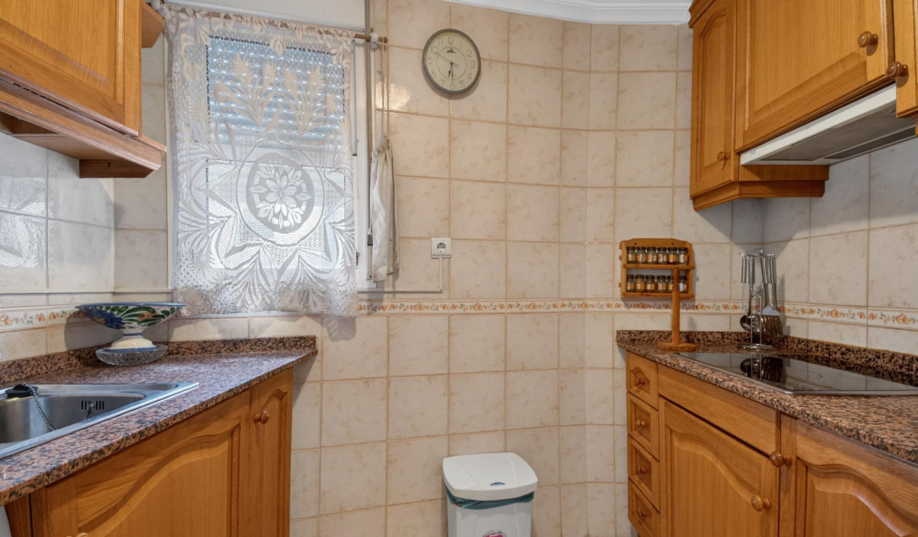 Resale - Apartment / Flat - Torrevieja - Parque de las Naciones