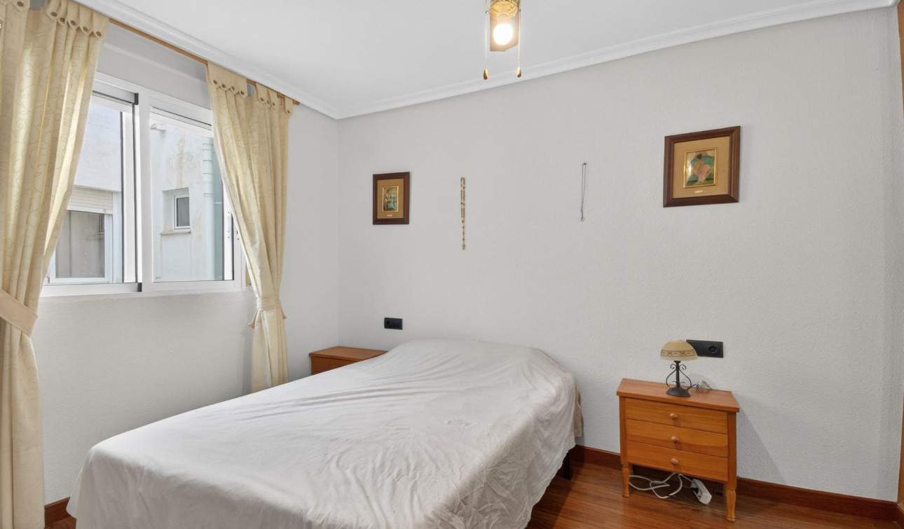 Resale - Apartment / Flat - Torrevieja - Parque de las Naciones