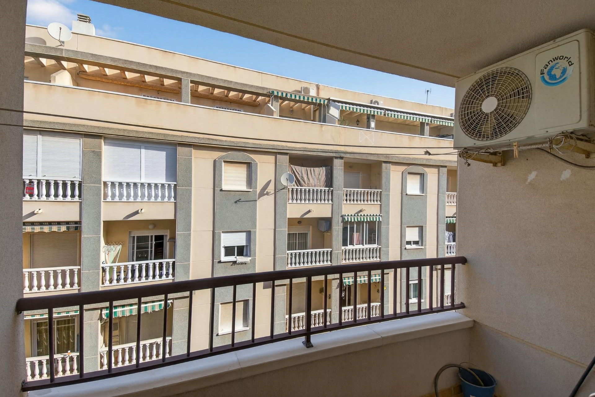 Resale - Apartment / Flat - Torrevieja - Parque de las Naciones