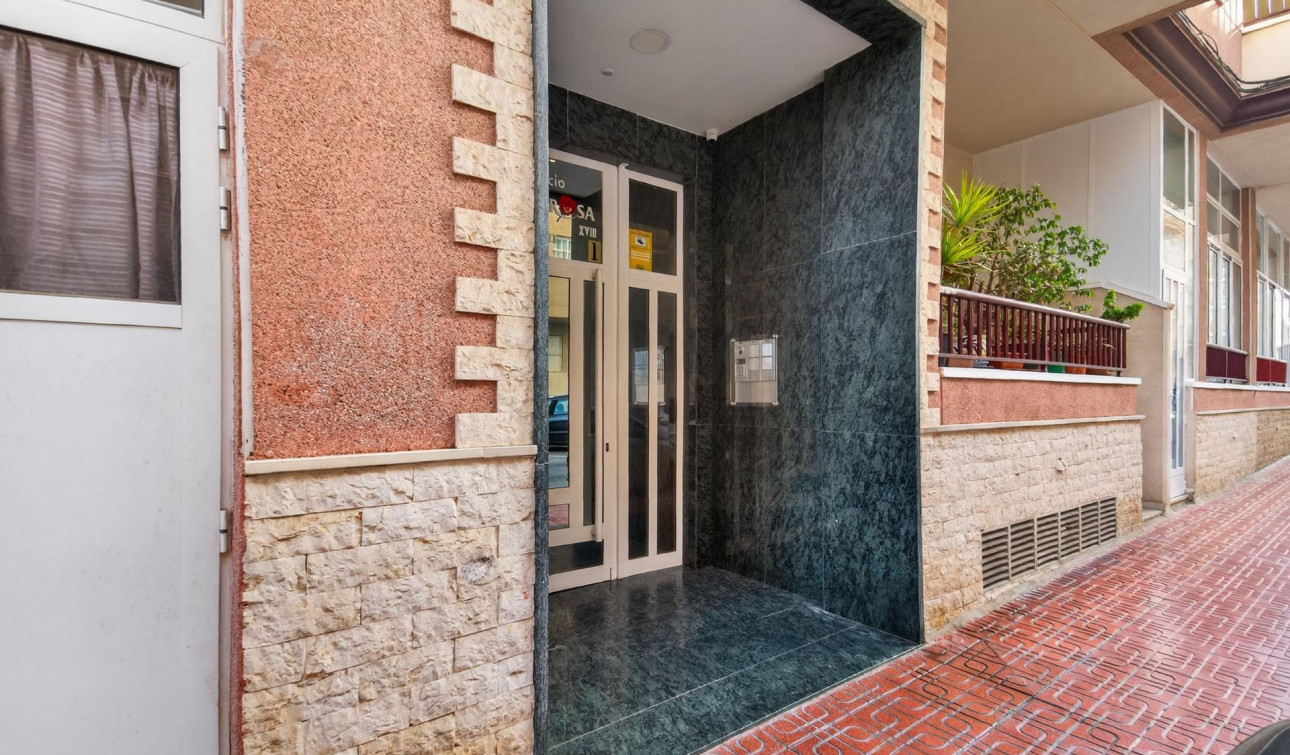 Resale - Apartment / Flat - Torrevieja - Parque de las Naciones