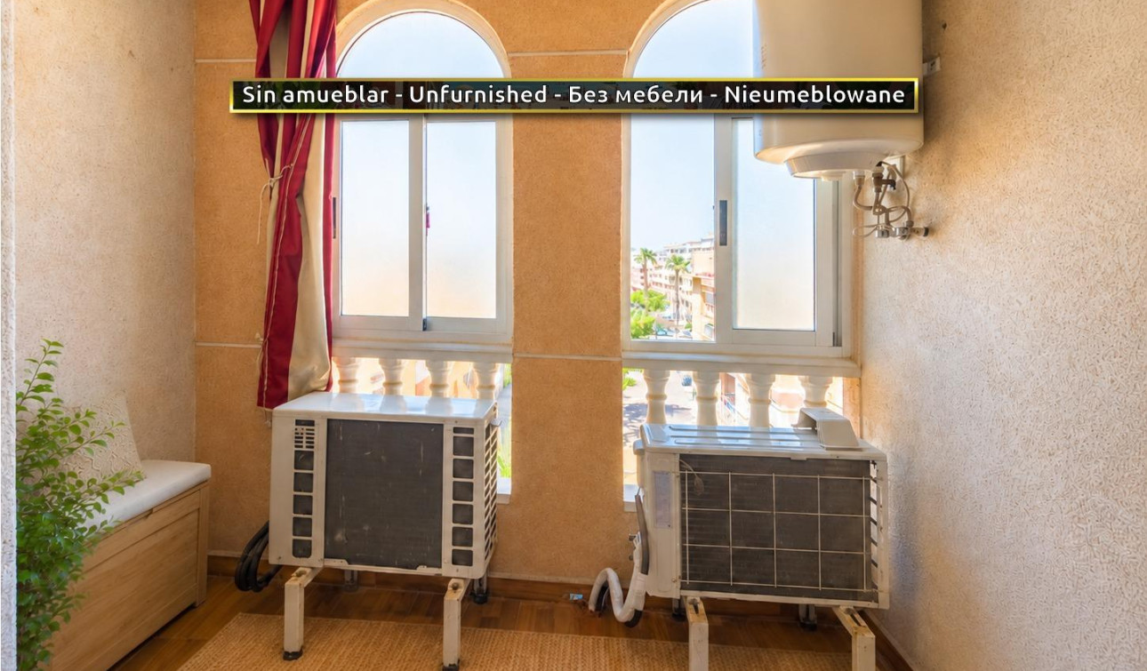 Resale - Apartment / Flat - Torrevieja - Parque de las Naciones