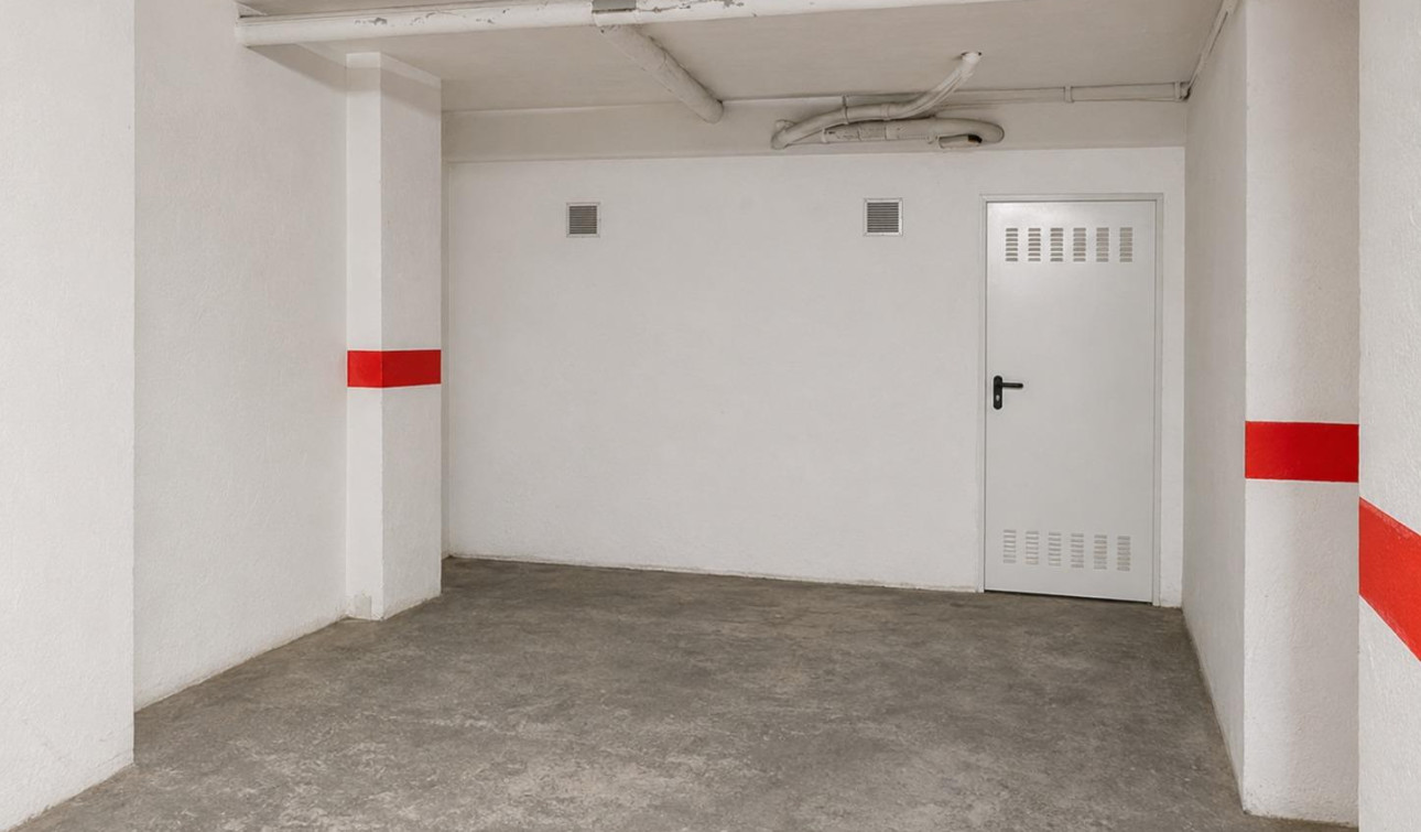 Resale - Apartment / Flat - Torrevieja - Parque de las Naciones