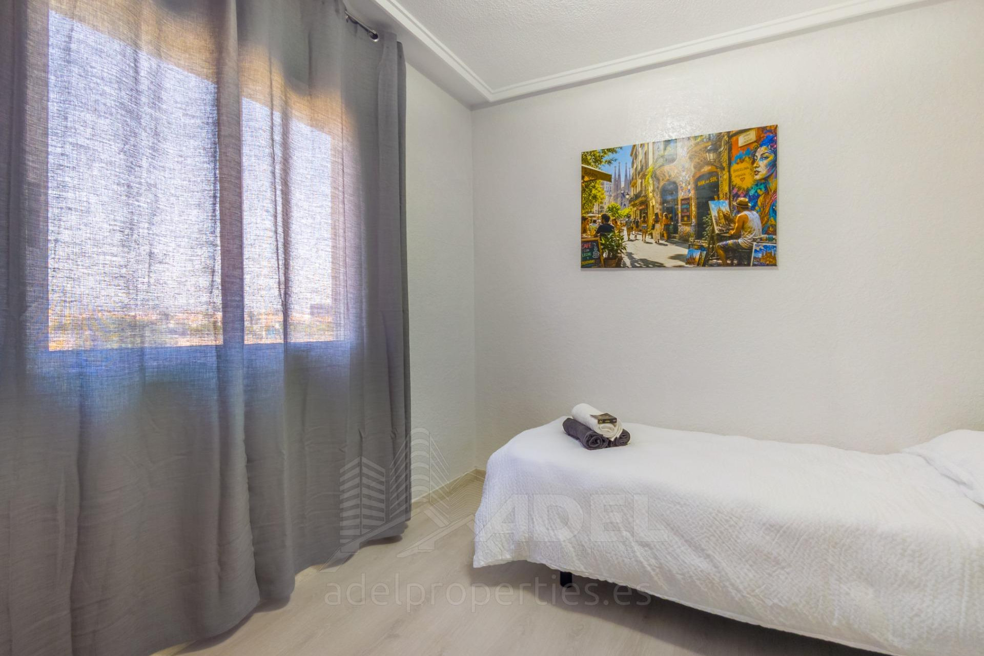 Resale - Apartment / Flat - Torrevieja - Parque de las Naciones