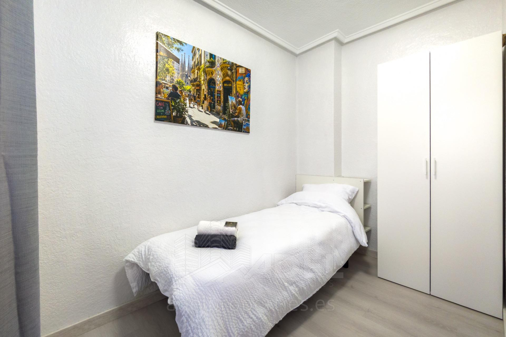 Resale - Apartment / Flat - Torrevieja - Parque de las Naciones