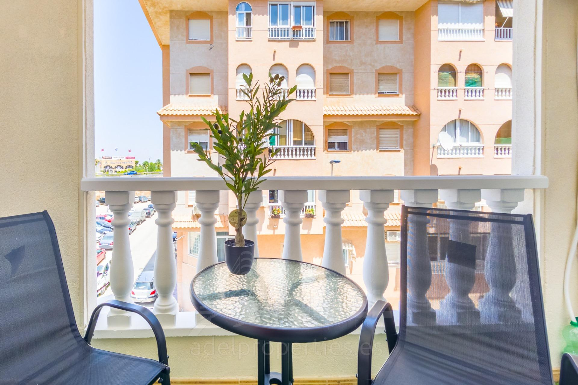 Resale - Apartment / Flat - Torrevieja - Parque de las Naciones
