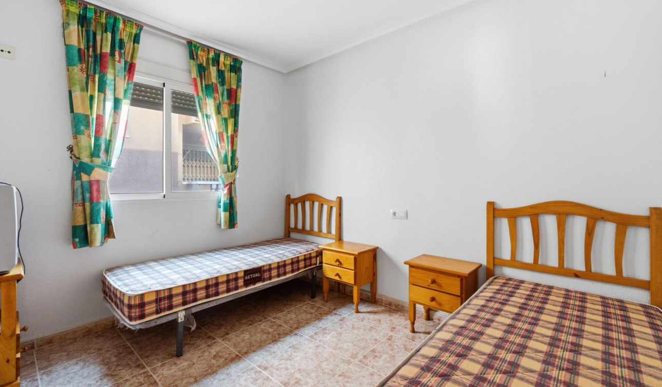 Resale - Apartment / Flat - Torrevieja - Playa de los locos