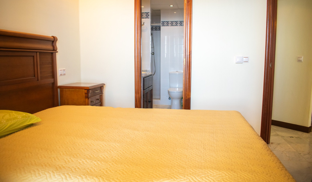 Resale - Apartment / Flat - Torrevieja - Playa de los Locos