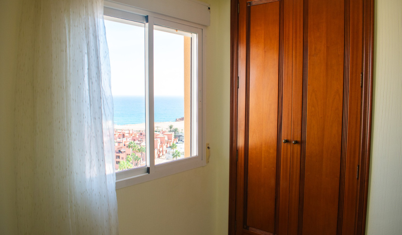 Resale - Apartment / Flat - Torrevieja - Playa de los Locos