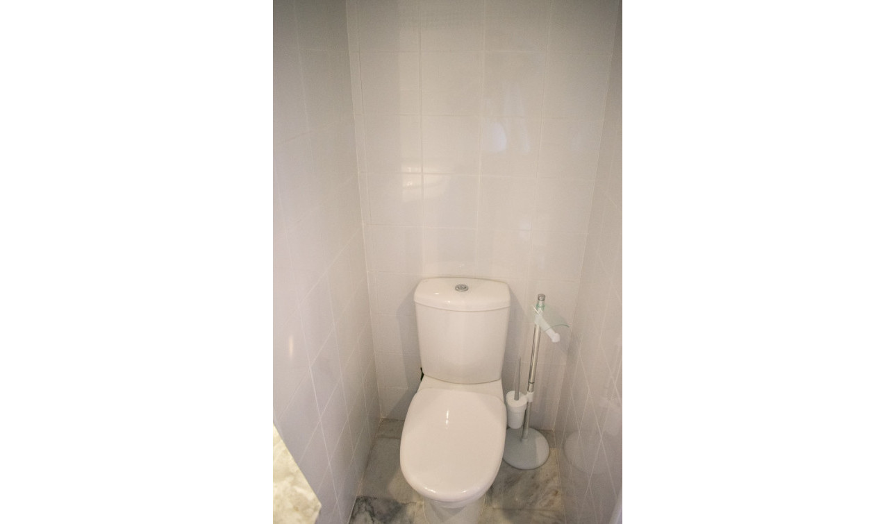 Resale - Apartment / Flat - Torrevieja - Playa de los Locos