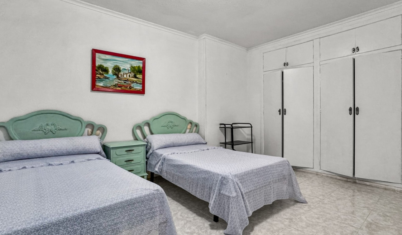 Resale - Apartment / Flat - Torrevieja - Playa de los Locos