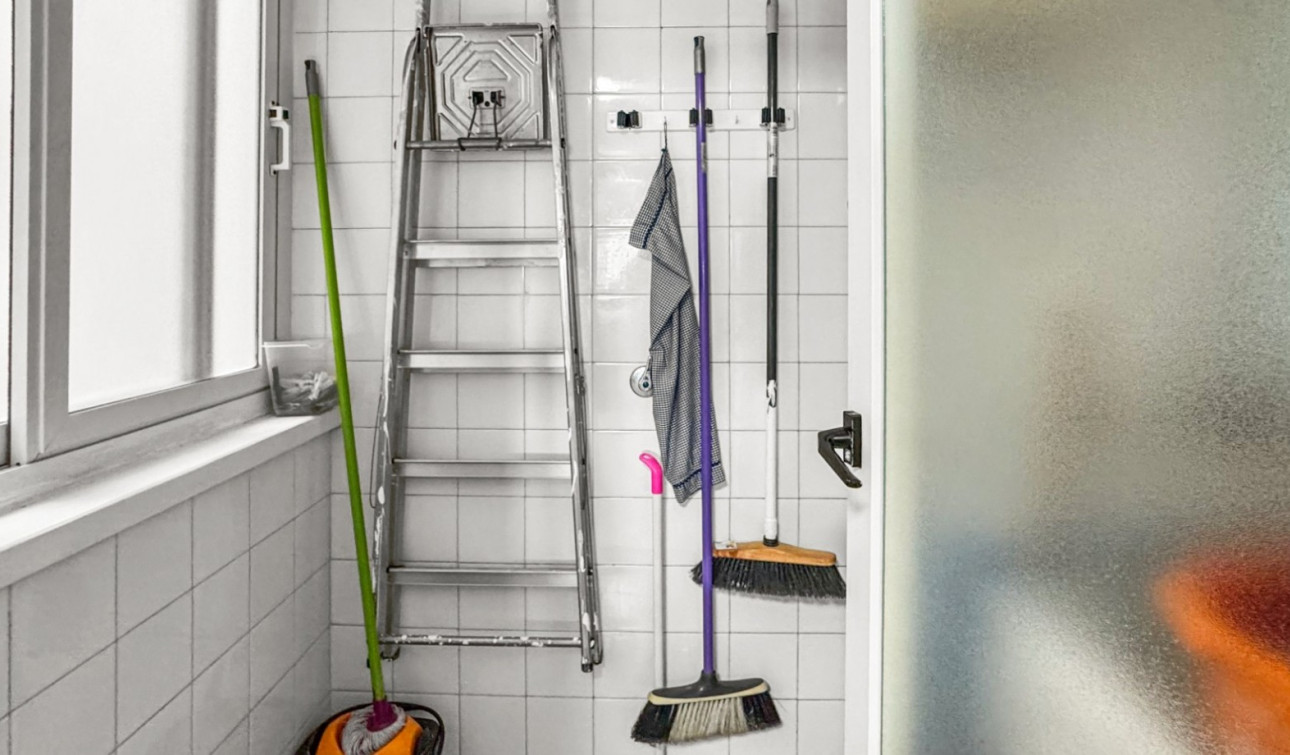 Resale - Apartment / Flat - Torrevieja - Playa de los Locos