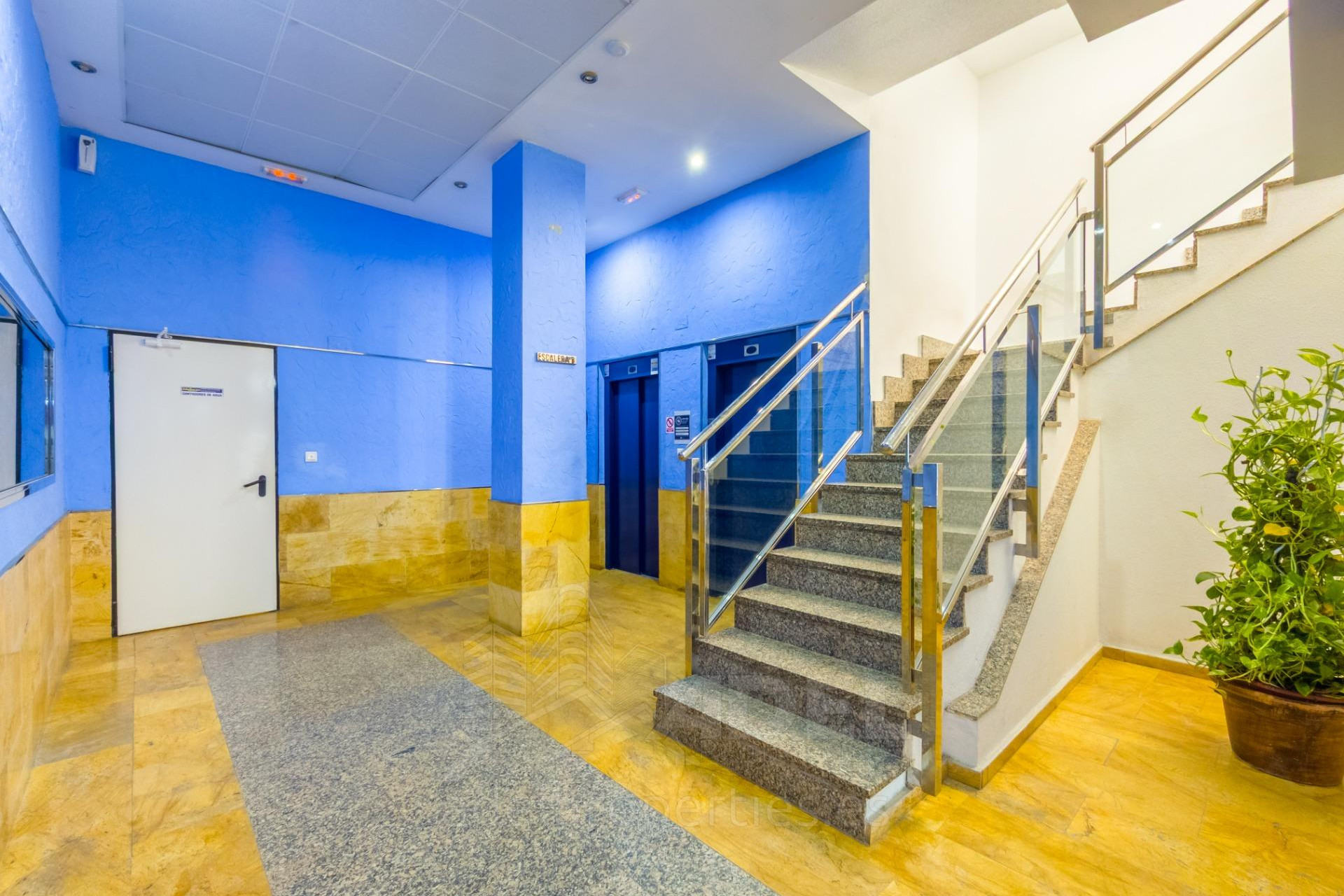 Resale - Apartment / Flat - Torrevieja - Playa de los locos