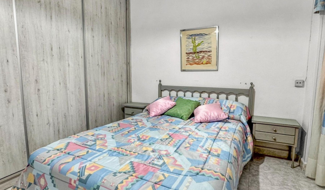 Resale - Apartment / Flat - Torrevieja - Playa de los Locos