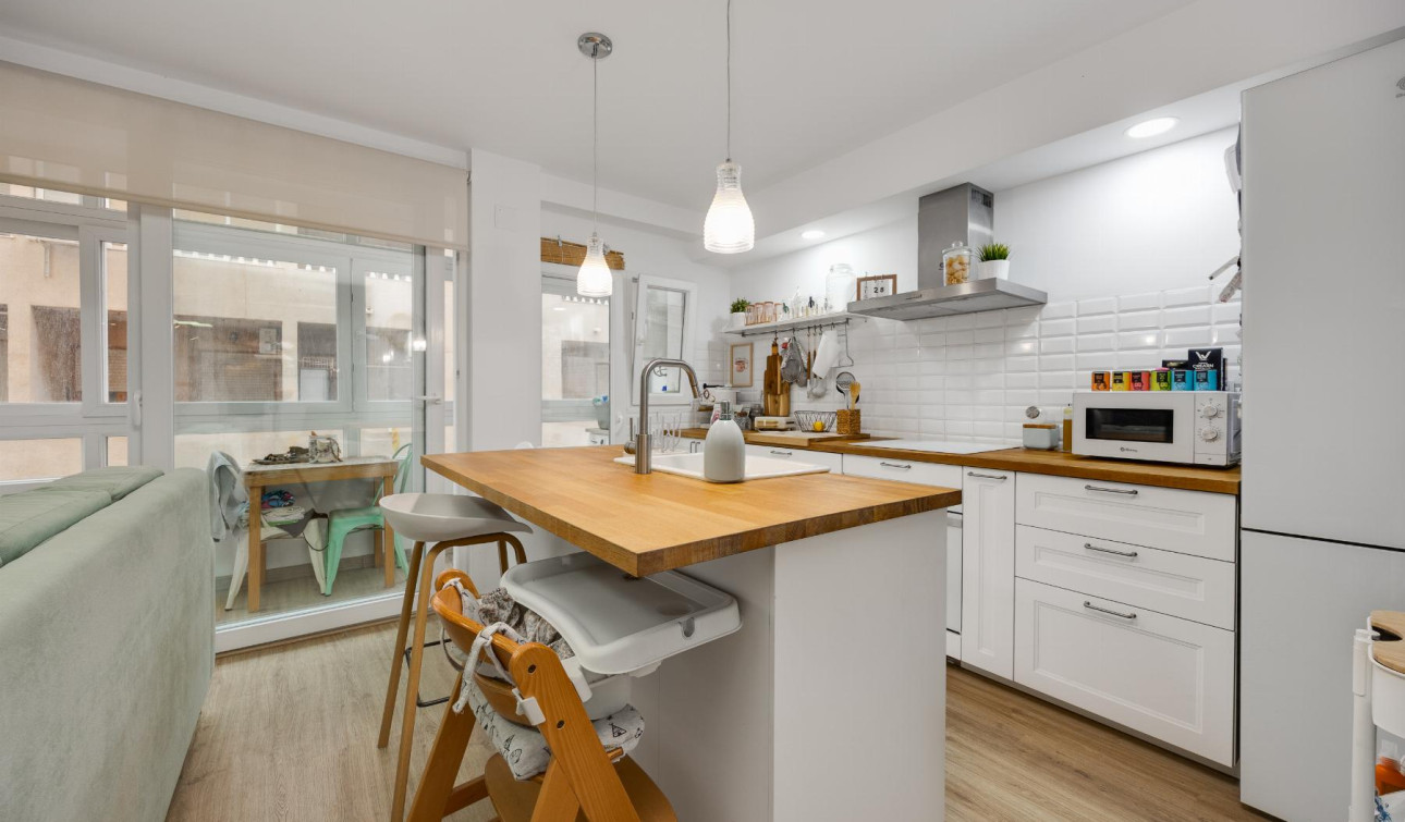 Resale - Apartment / Flat - Torrevieja - playa de los naufragos