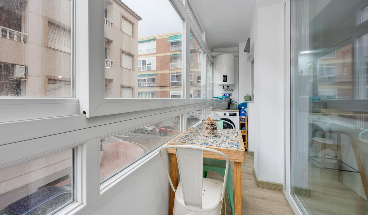 Resale - Apartment / Flat - Torrevieja - playa de los naufragos