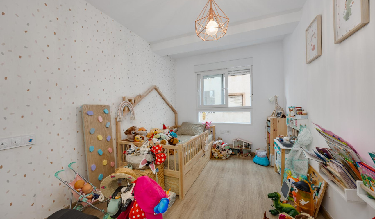 Resale - Apartment / Flat - Torrevieja - playa de los naufragos