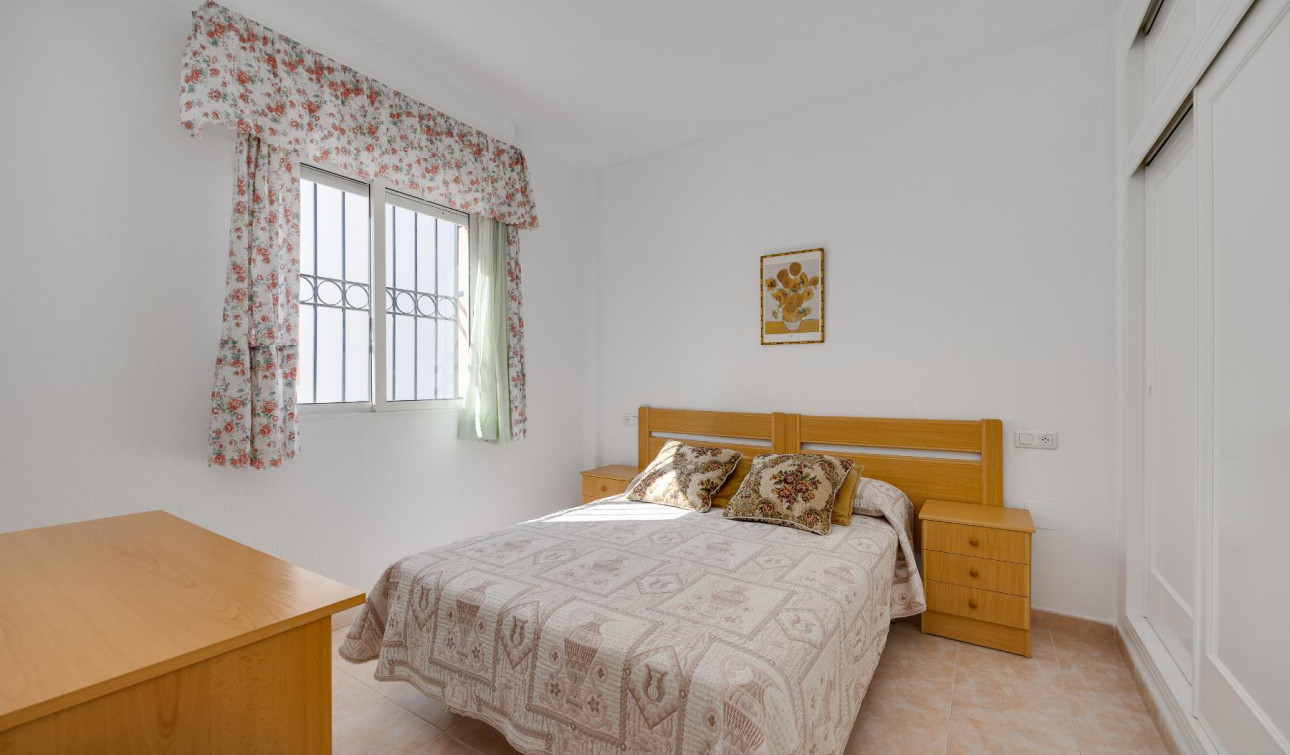 Resale - Apartment / Flat - Torrevieja - playa de los naufragos