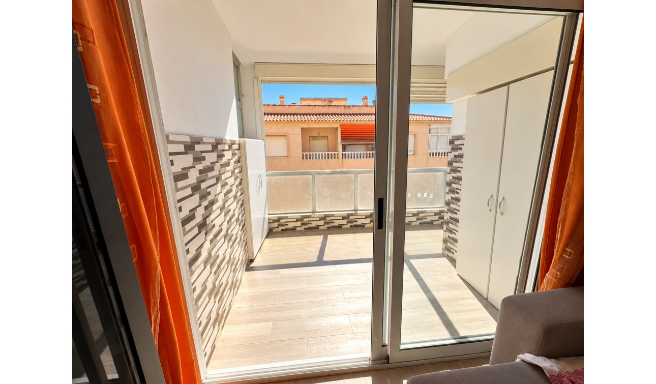 Resale - Apartment / Flat - Torrevieja - playa de los naufragos