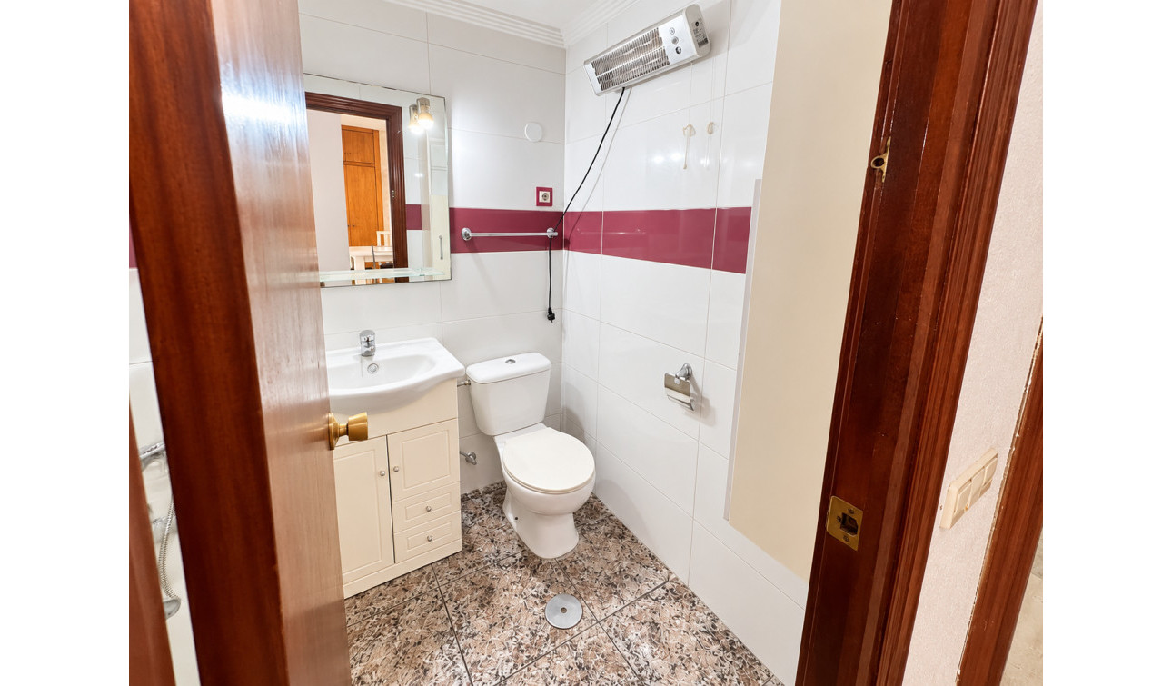 Resale - Apartment / Flat - Torrevieja - playa de los naufragos
