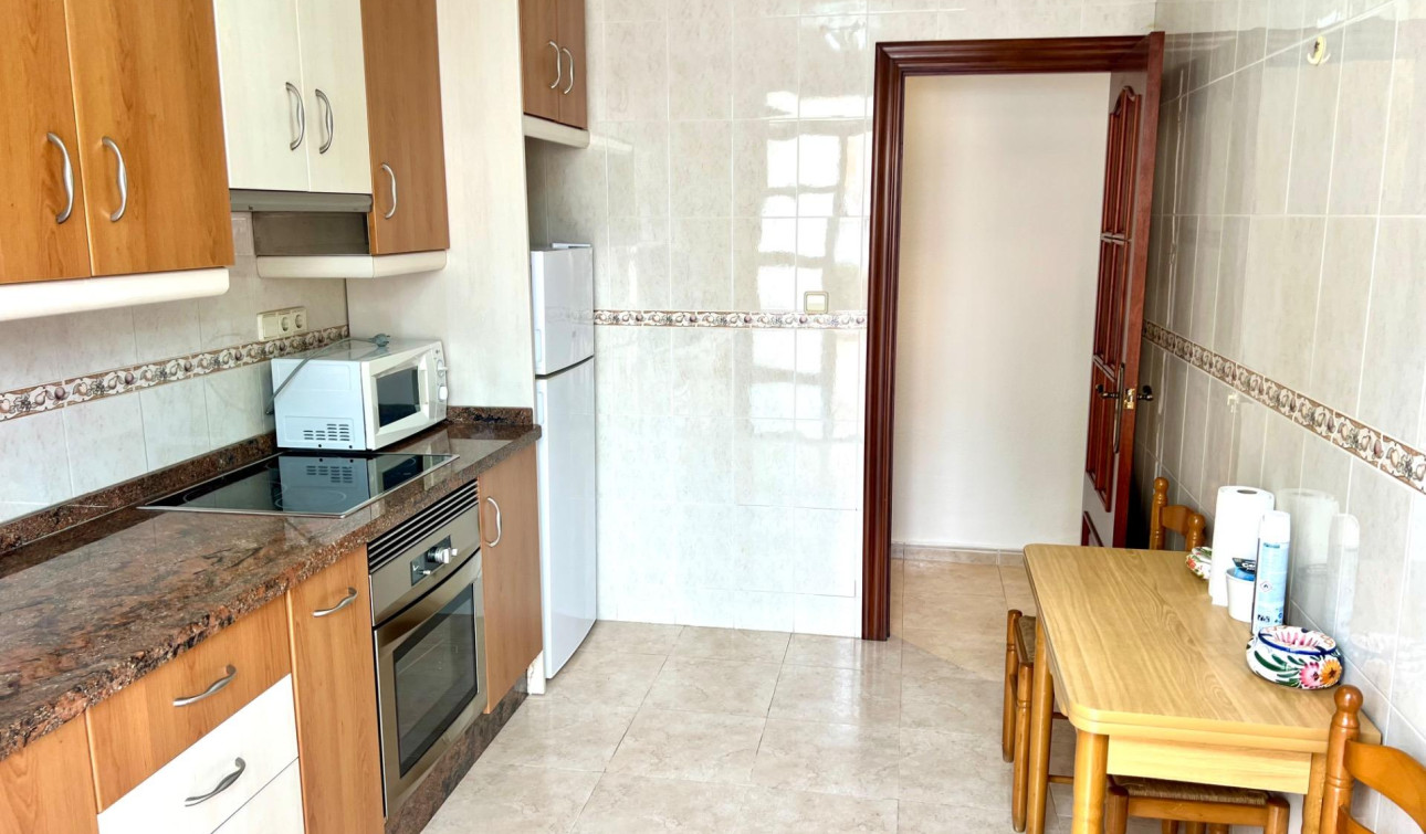 Resale - Apartment / Flat - Torrevieja - Playa de los Naufragos