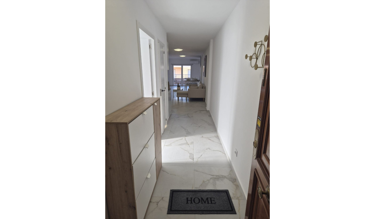 Resale - Apartment / Flat - Torrevieja - Playa del Acequión