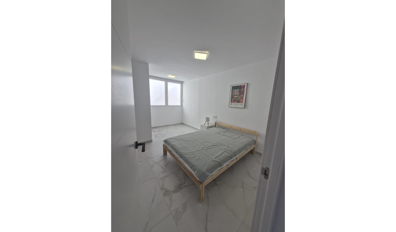 Resale - Apartment / Flat - Torrevieja - Playa del Acequión