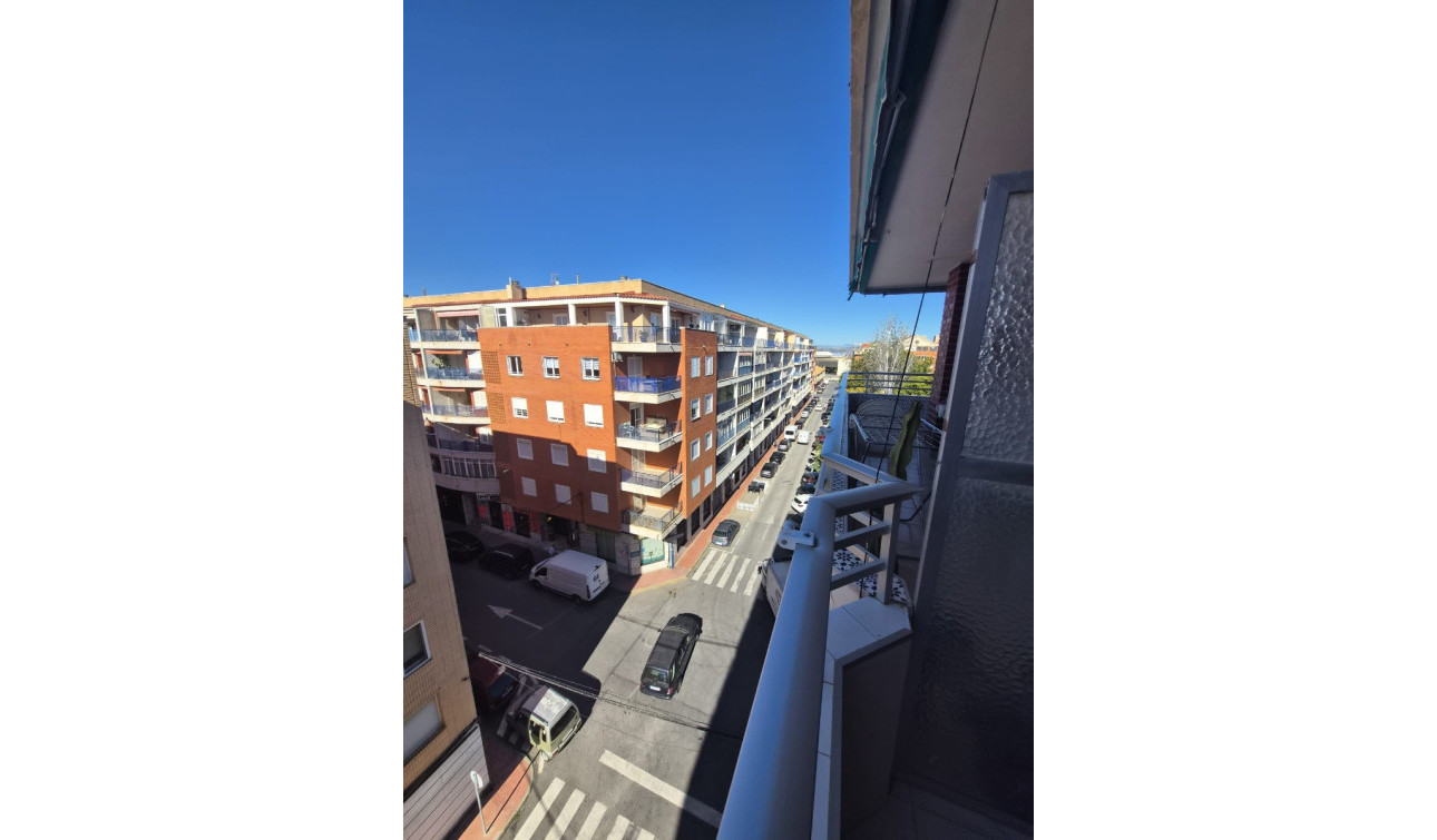 Resale - Apartment / Flat - Torrevieja - Playa del Acequión